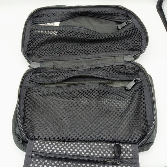 Eddie Bauer black travel toiletry bag compartments zipper - Picture 5 of 9